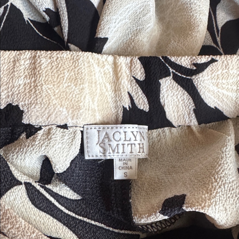 Jaclyn Smith Black & Cream Floral High-Low Wrap Skirt - Picture 4 of 4